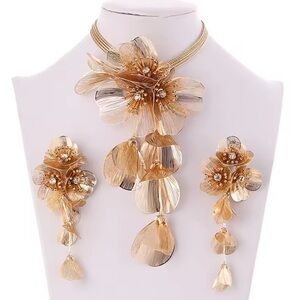 Kate Middleton Famous Cascading Floral Necklace&Earrings Set